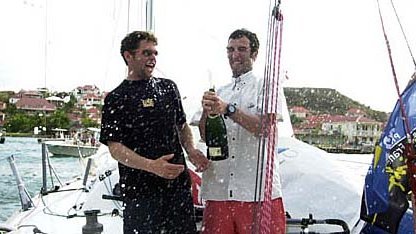 Le champagne de la victoire pour Nicolas (à gauche) et Armel